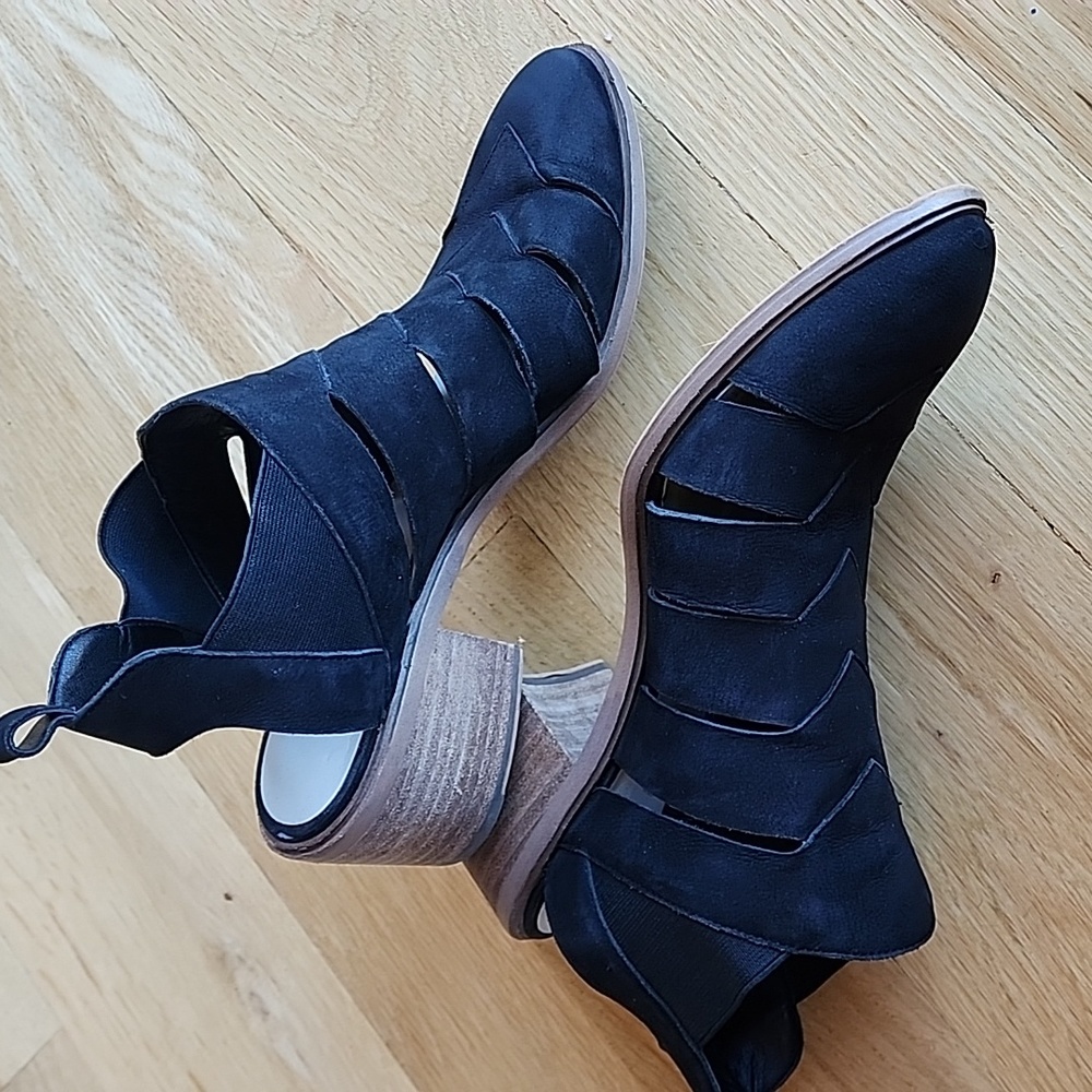 1. State Heeled Amilee Cage Black Boho Bootie Women's size 9